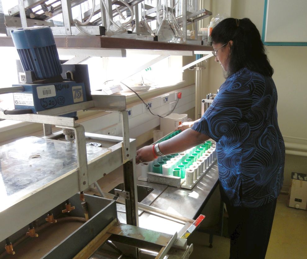 Laboratory soil analysis equipment