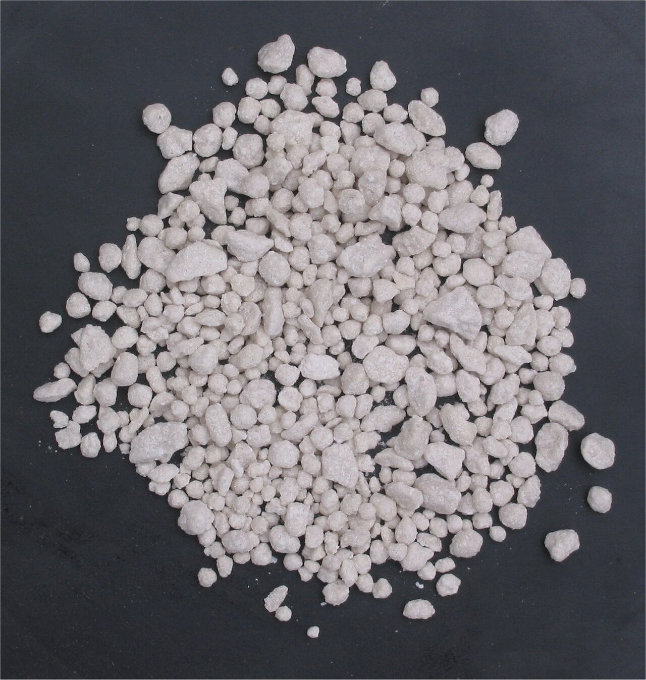 granular fertilizer pellets