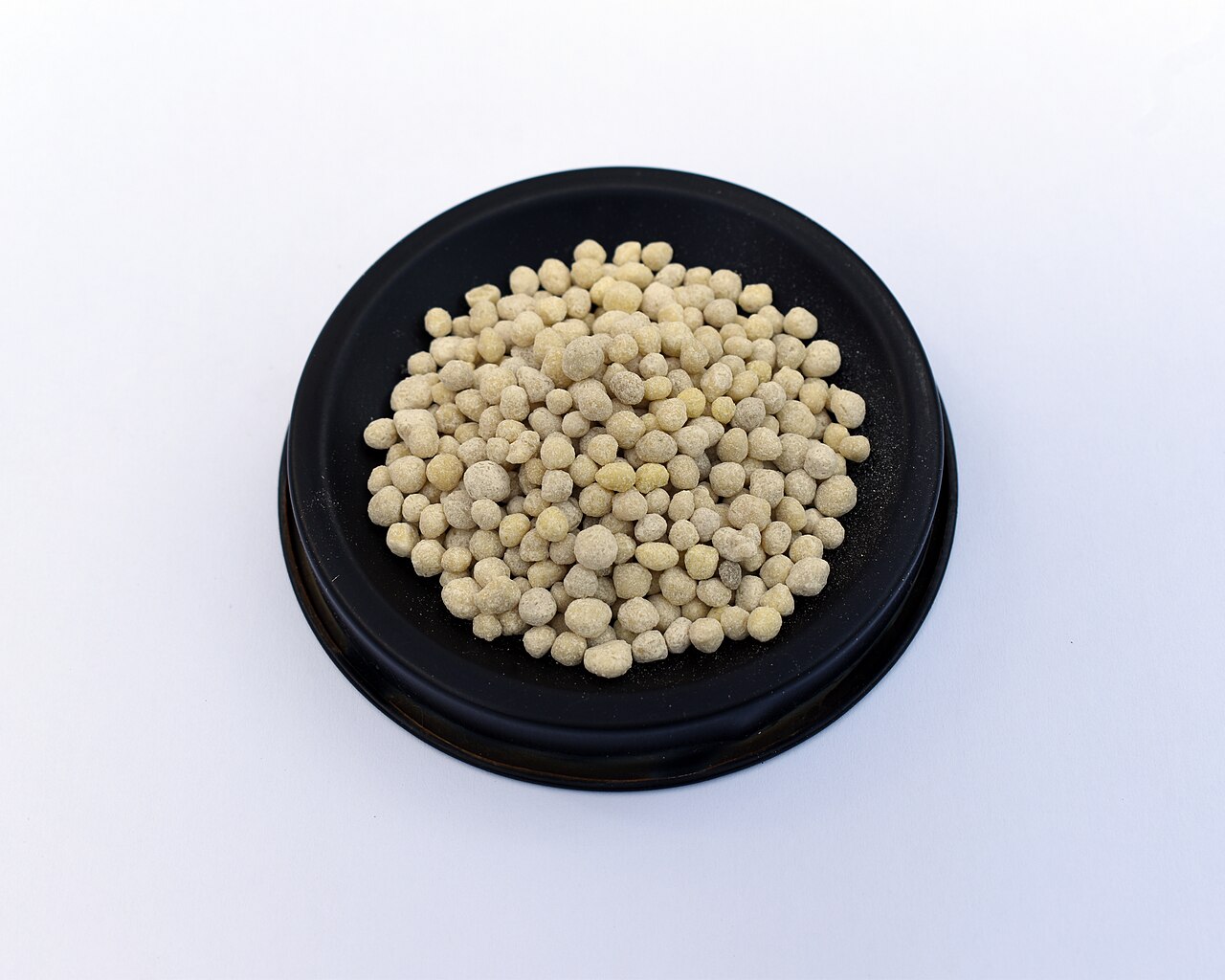 Granulat aus Diammoniumphosphat (DAP) — Phosphorquelle für Vor-Düngung und Herbstdüngung